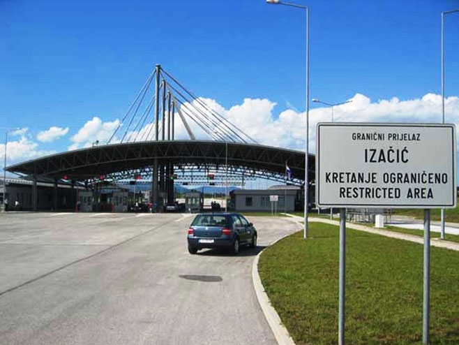 ZADRŽAVANJA DO 30 MINUTA: Povećan saobraćaj na graničnom prelazu Izačić, ali drugi prelazi funkcionišu bez zastoja