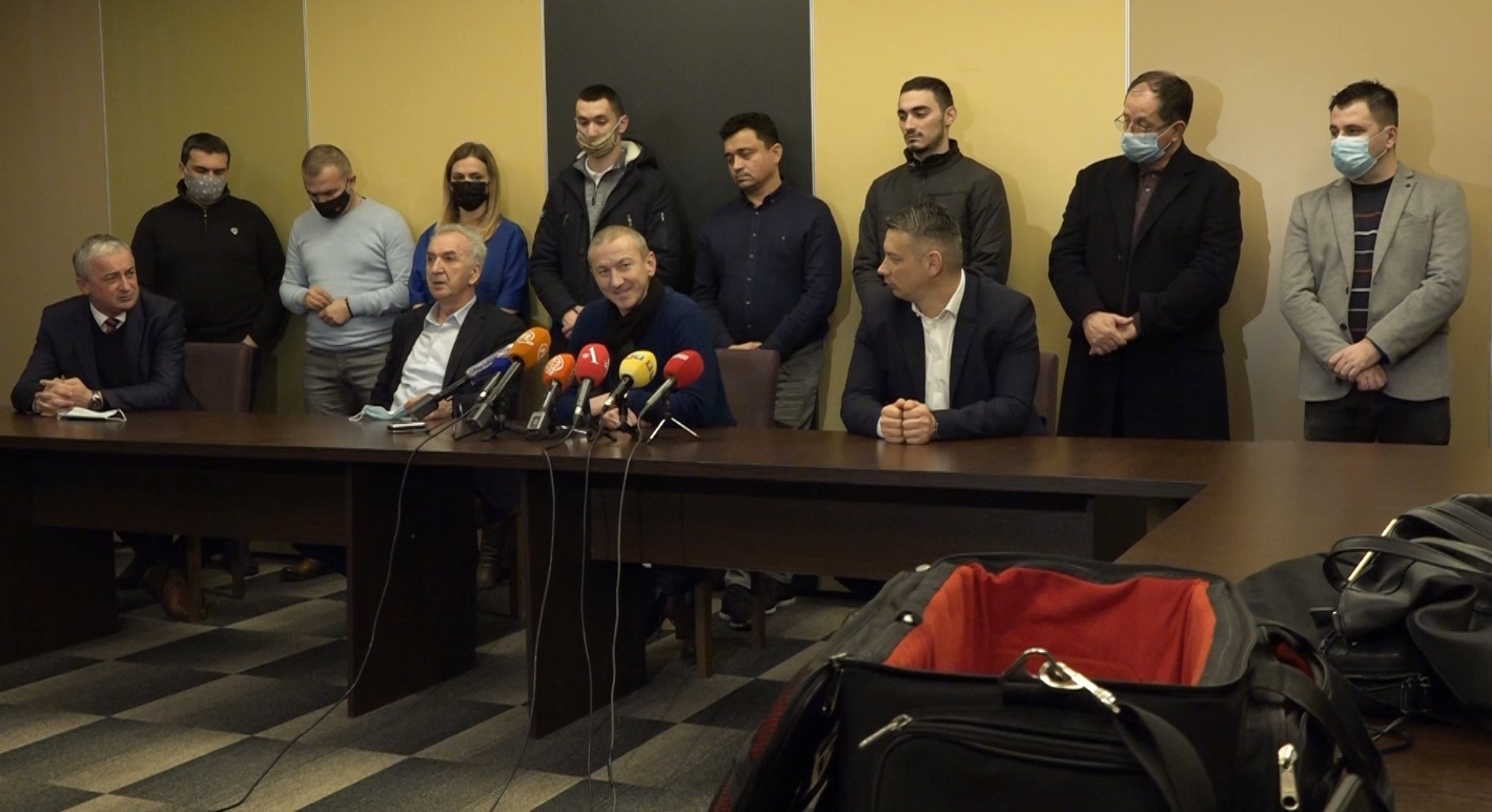 DOBOJ: Opozicija da prizna da je krala izbore zajedno sa Obrenom Petrovićem! (VIDEO)