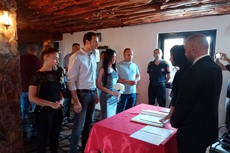 DOBOJ: Zatvorenik se vjenčao u restoranu koji je pravio s osuđenicima