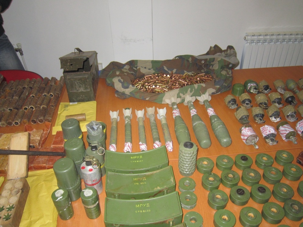 DOBOJ: Oduzeta vojna puška, municija i minsko-eksplozivna sredstva