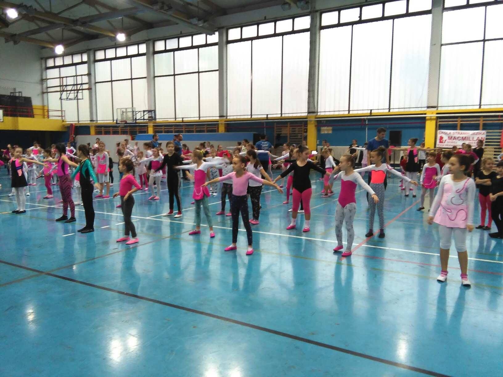 DOBOJ: Prvi put održano takmičenje u gimnastici