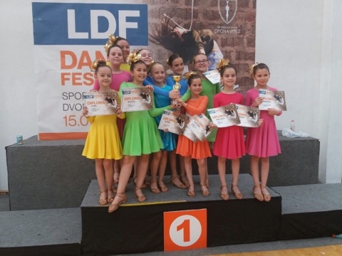 DOBOJ: Plesači iz Škole plesa „Stage“ osvojili zlato na takmičenju u Vitezu (FOTO)