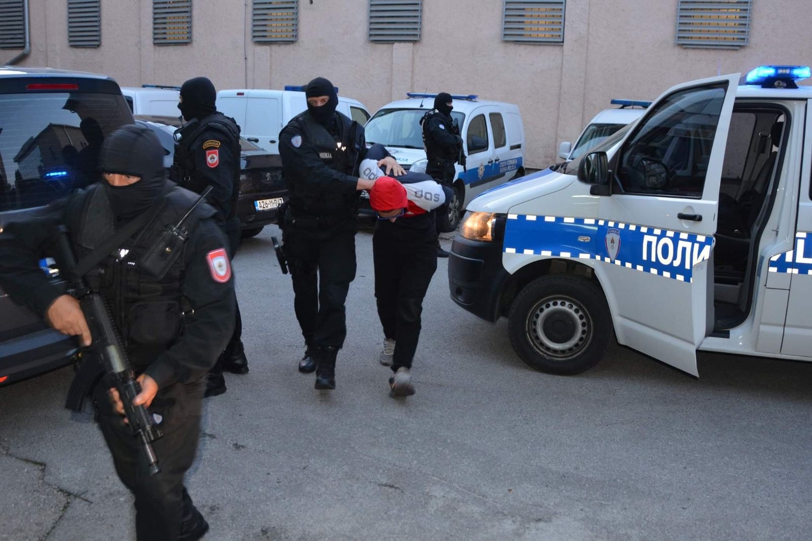 DOBOJ: Osam uhapšenih u akciji "Herba" predato Tužilaštvu (FOTO)