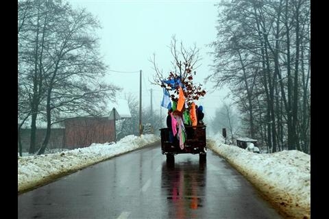 PETROVO: Badnjak provezen ozrenskim selima