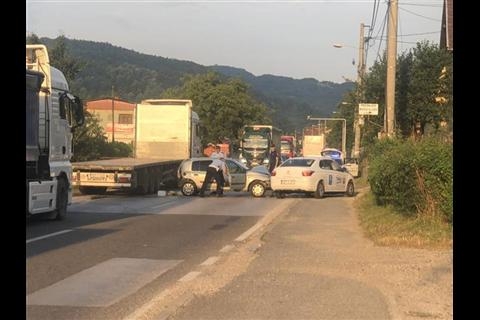 DOBOJ: Tri lica povrijeđena u sudaru tri vozila