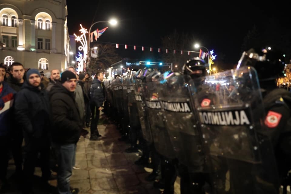NOVO LUPANJE PO UŠIMA Vlast sistemski pojačava represiju. RS će sve kritičare i slobodne medije krivično goniti za klevetu