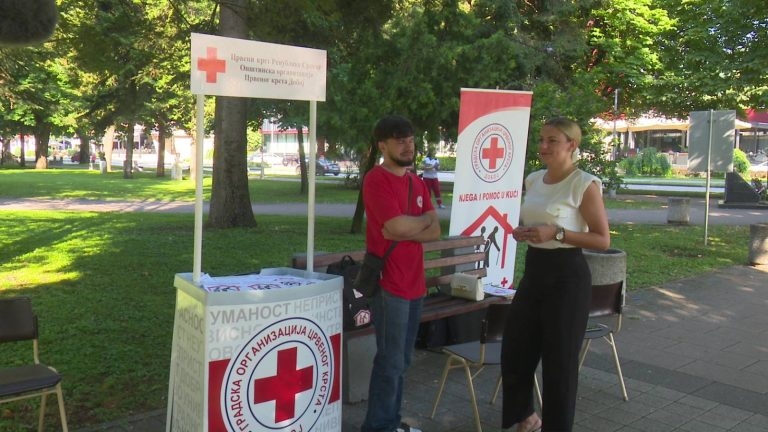 DOBOJ: Student iz Francuske volontira u Crvenom krstu (VIDEO)