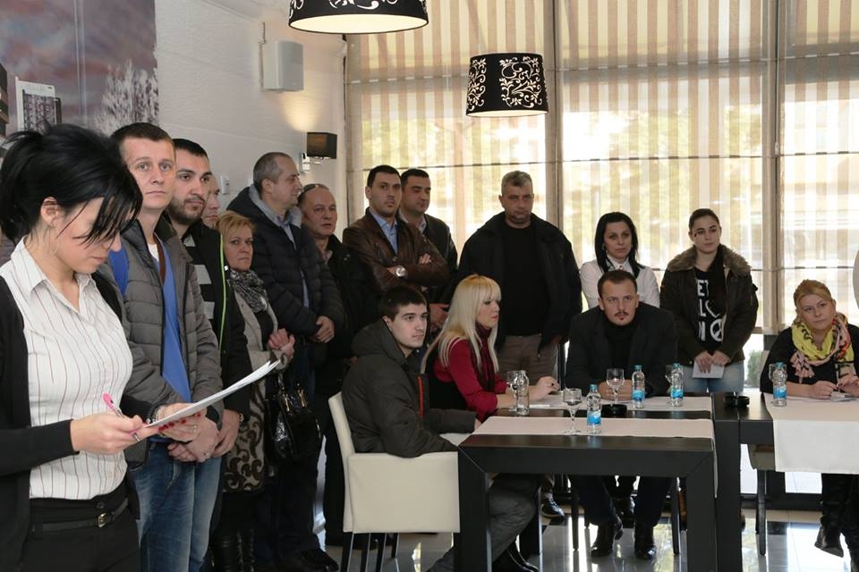 DOBOJ: Aktiv mladih SDS podijelio stipendije (VIDEO)