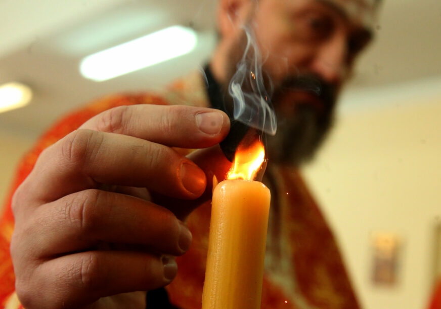 VJERNICI OBILJEŽAVAJU MIHOLJSKE ZADUŠNICE Pravoslavci proslavljaju praznik posvećen upokojenima