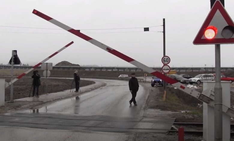 DOBOJ: Neodgovorni vozač polomio polubranik na putnom prelazu Ljeb