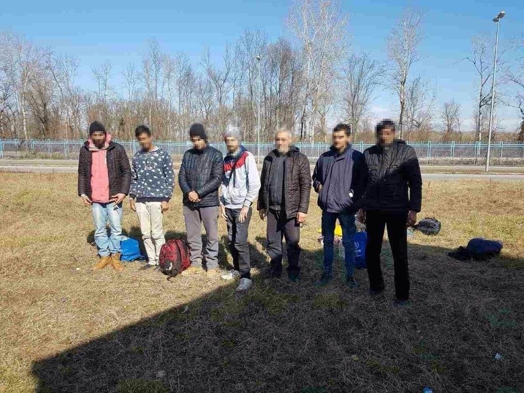 DOBOJ: Pronađeno 14 migranata iz Pakistana