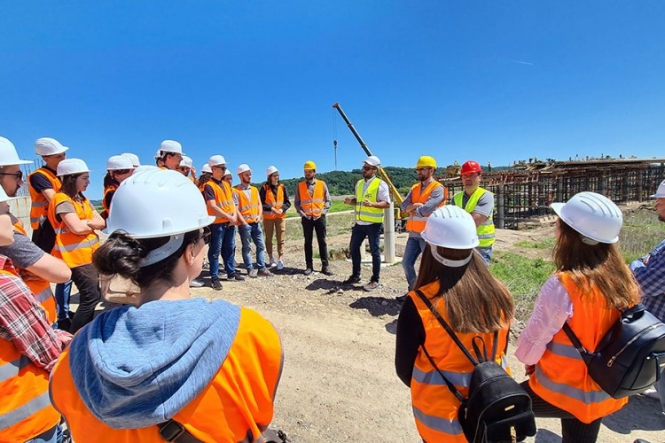DOBOJ: Studenti i profesori posjetili gradilište koridora 5c kroz RS