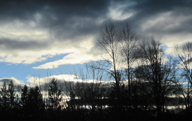 VRIJEME: Umjereno oblačno, lokalno uz slabe padavine