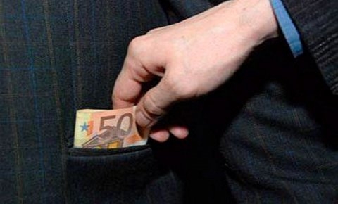 PU DOBOJ: Vozač iz Modriče uhapšen u Tesliću zbog pokušaja davanja mita policiji