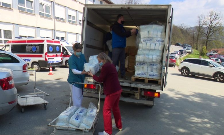 DOBOJ: Uručena donacija pelena dobojskom porodilištu