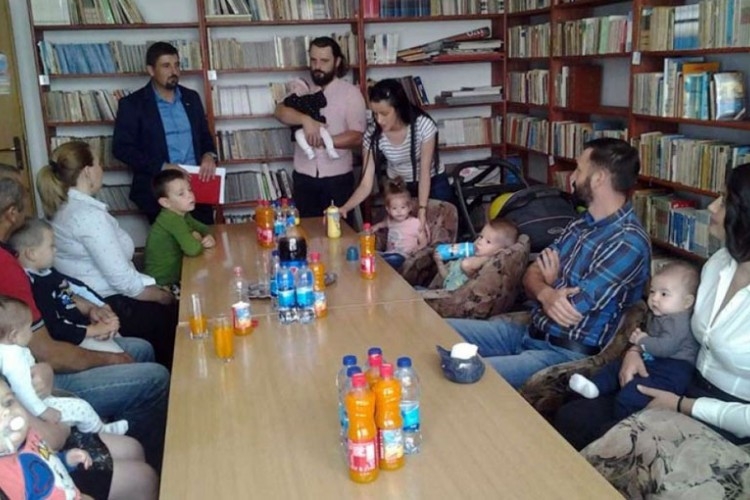 DOBOJ: Anonimni donator usrećio stotine porodica