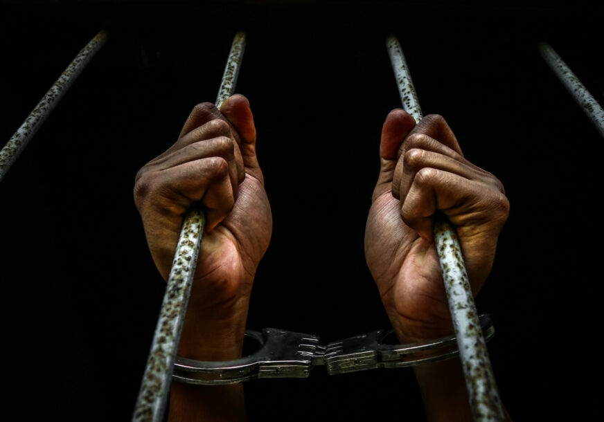 PETROVO: Uhapšen provalnik u kafiću!