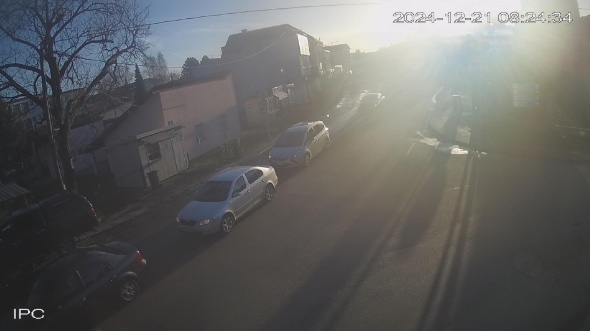 GRANIČNI PRELAZI Duge kolone vozila čekaju na granici sa Hrvatskom da uđu u BiH