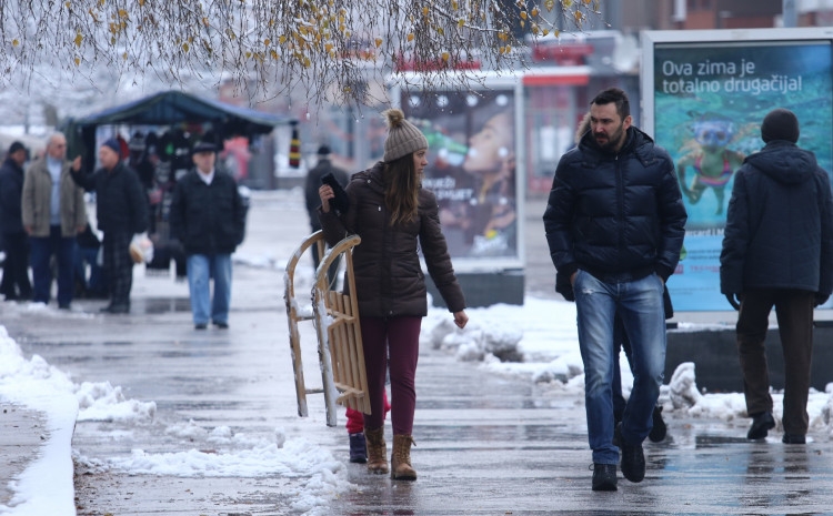 VRIJEME: Oblačno sa slabim snijegom