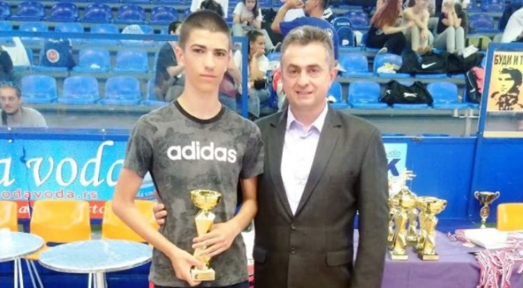 DOBOJ: Dragan Stjepanović juniorski šampion Srbije u karateu (FOTO)