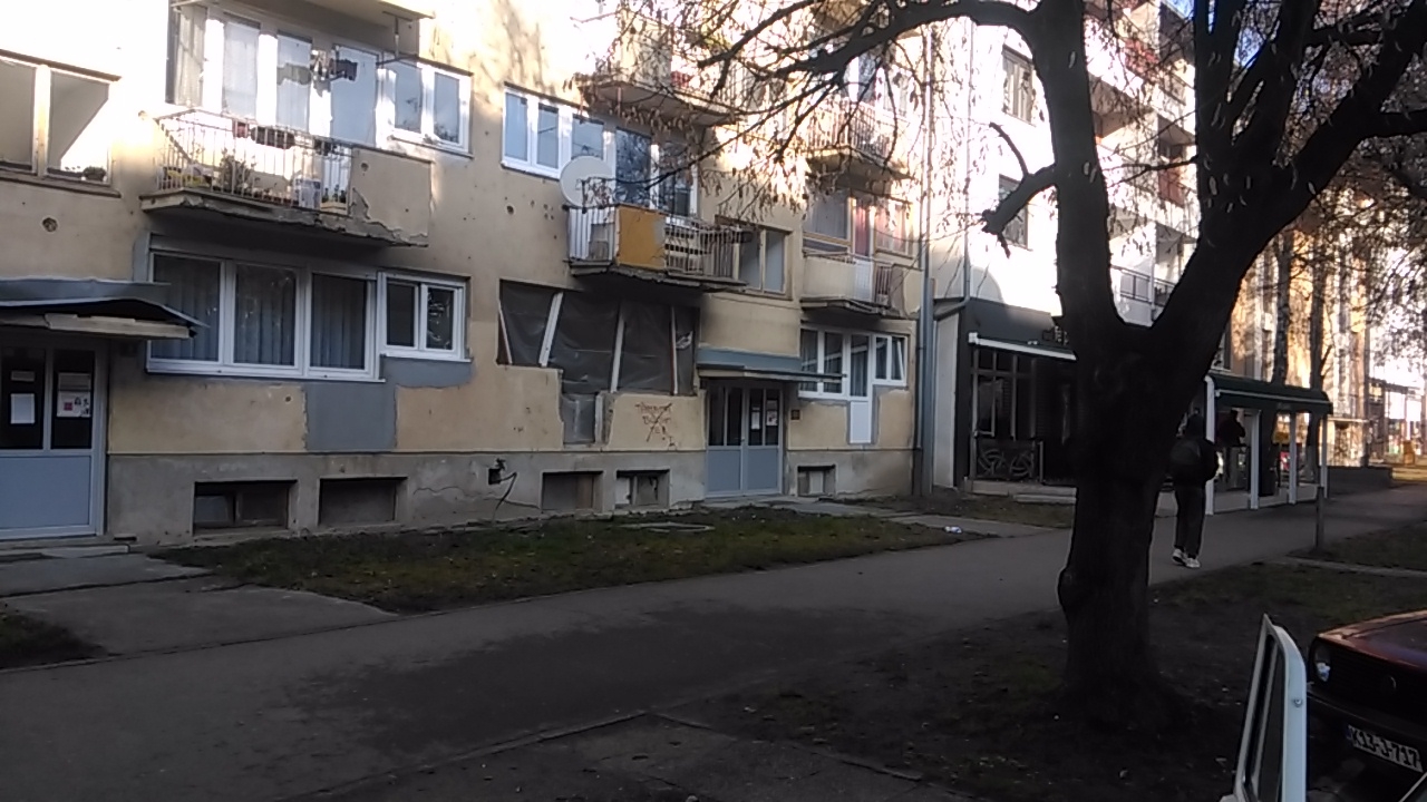 DOBOJ: Uništeni stanovi, kuće i automobili podsetnik na prošlogodišnje poplave