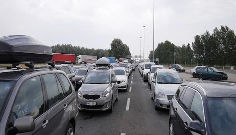 PUTEVI: Pojačan saobraćaj u gradovima i na frekventnim putnim pravcima