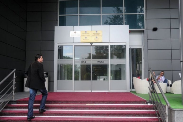 ZVANIČNA ZANIMANJA U SRPSKOJ: Od prodavačice ljubavi do utjerivača dugova (FOTO)