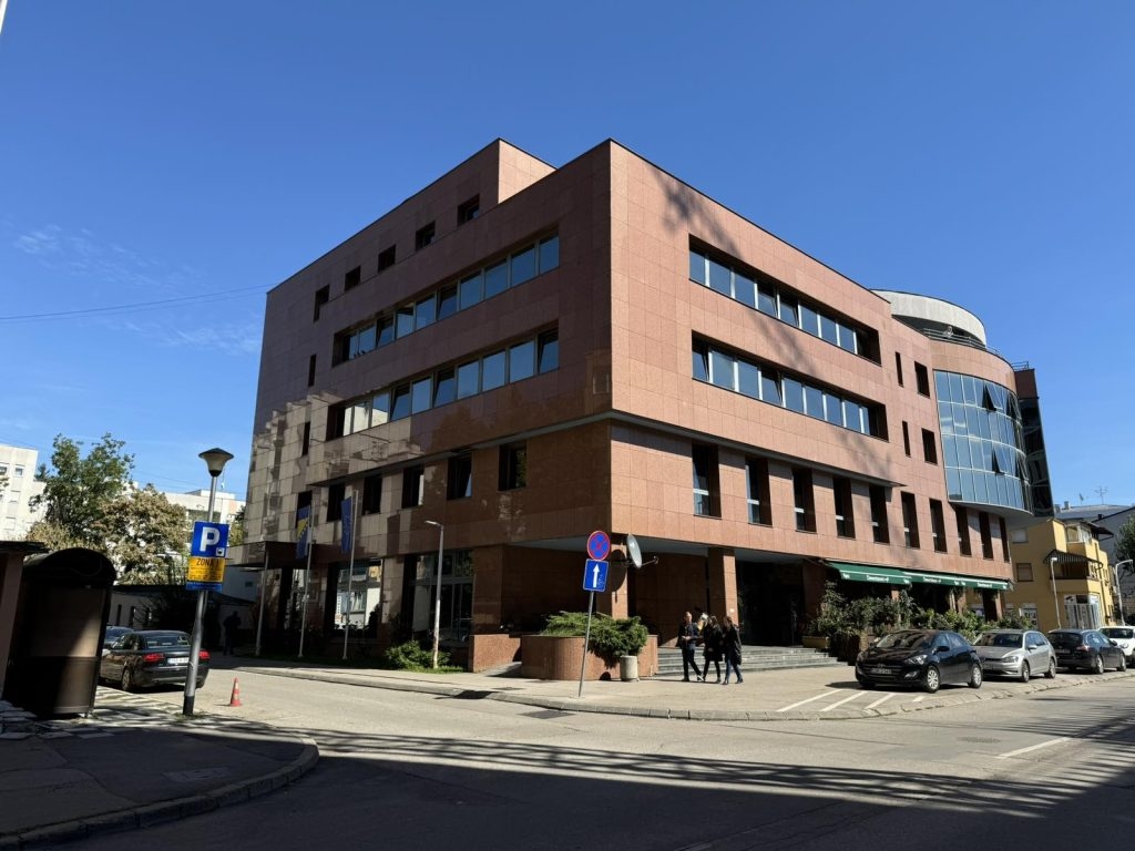 Tegeltija stare carinike oslobađa polaganja stručnog ispita