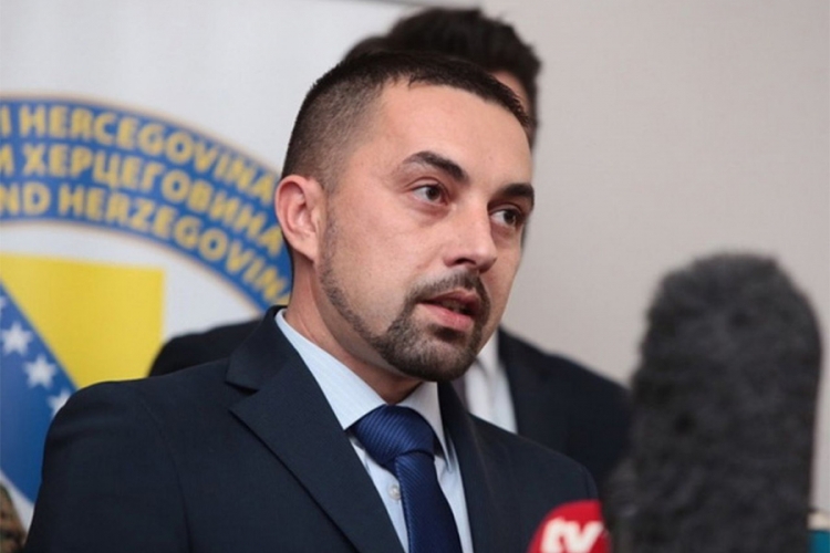 DOBOJ: U SDS-u moraš biti gubitnik, pa da te poštuju