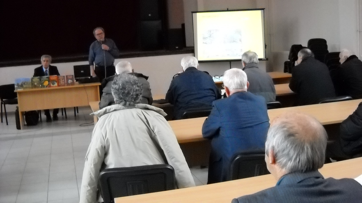 DOBOJ: Održan seminar za pčelare
