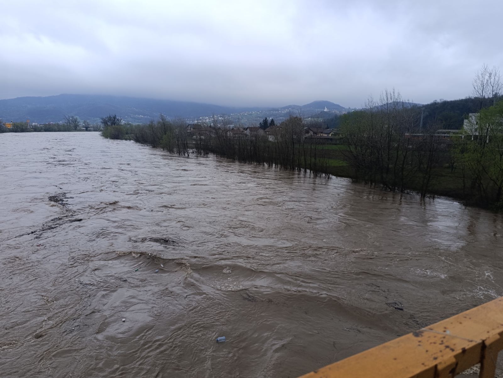DOBOJ: Vodostaj rijeke Bosne stabilan – jutros izmjereno 388 centimetara