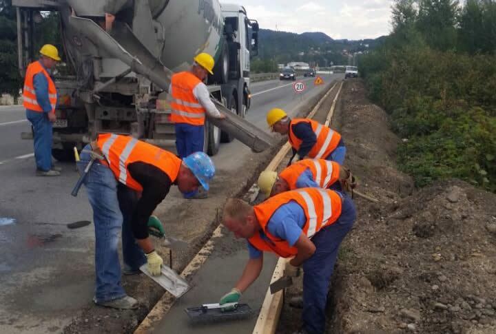 DOBOJ: Počeli radovi na izgradnji zaštitne barijere (FOTO)