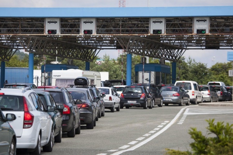 PUTEVI: Očekuje se pojačana frekfencija vozila na graničnim prelazima