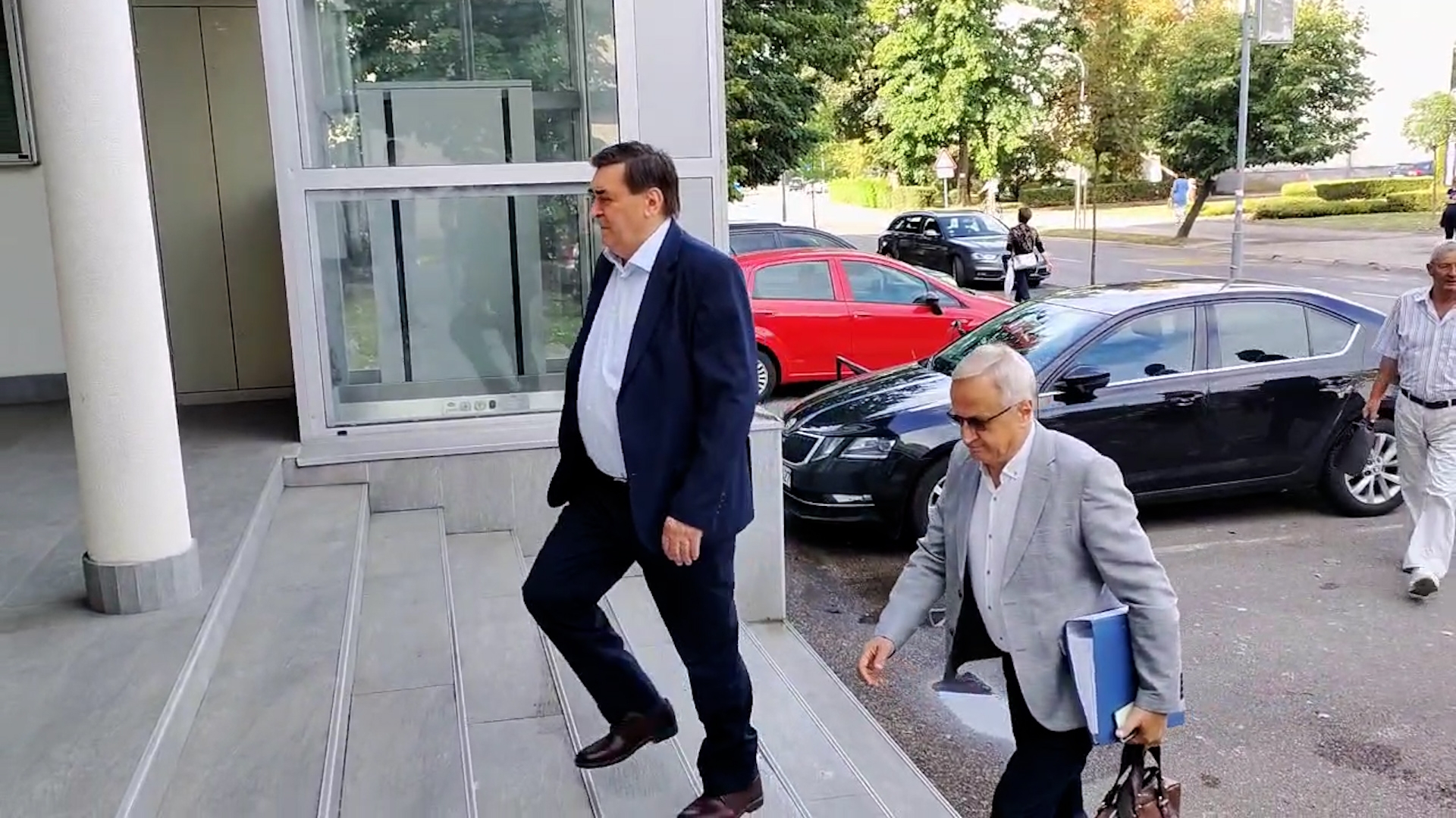 SPECIJALNA POLICIJA SPASAVALA PACIJENTE I DOBOJLIJE: Nastavljeno suđenje bivšem gradonačelniku Obrenu Petroviću