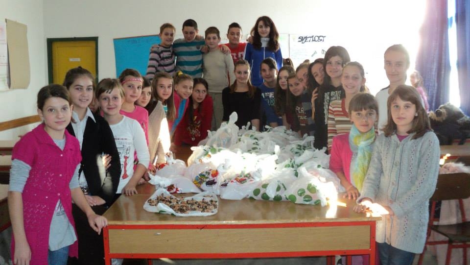 DOBOJ: Završena akcija „Jedan slatkiš, jedno dijete“