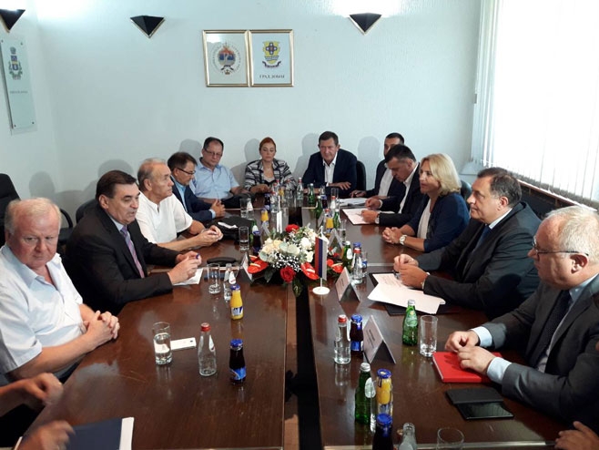 DOBOJ: Dodik i Cvijanovićeva sastali se sa Petrovićem