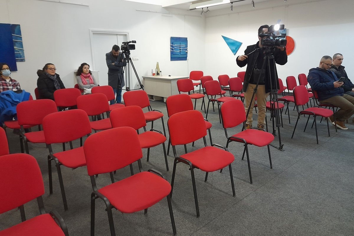 DOBOJ: Na javnim raspravama više novinara nego građana