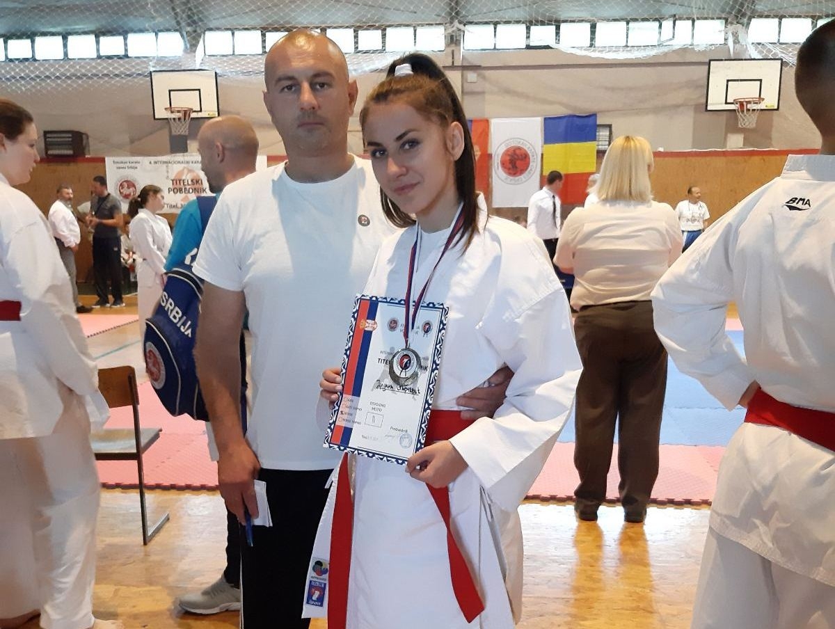 DOBOJ: Karatisti "Vile" uspješni na internacionalnom karate turniru u Tutinu (FOTO)