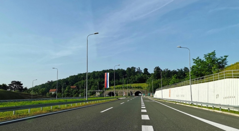 PUTEVI: Nesmetano odvijanje saobraćaja, bez gužve na granici