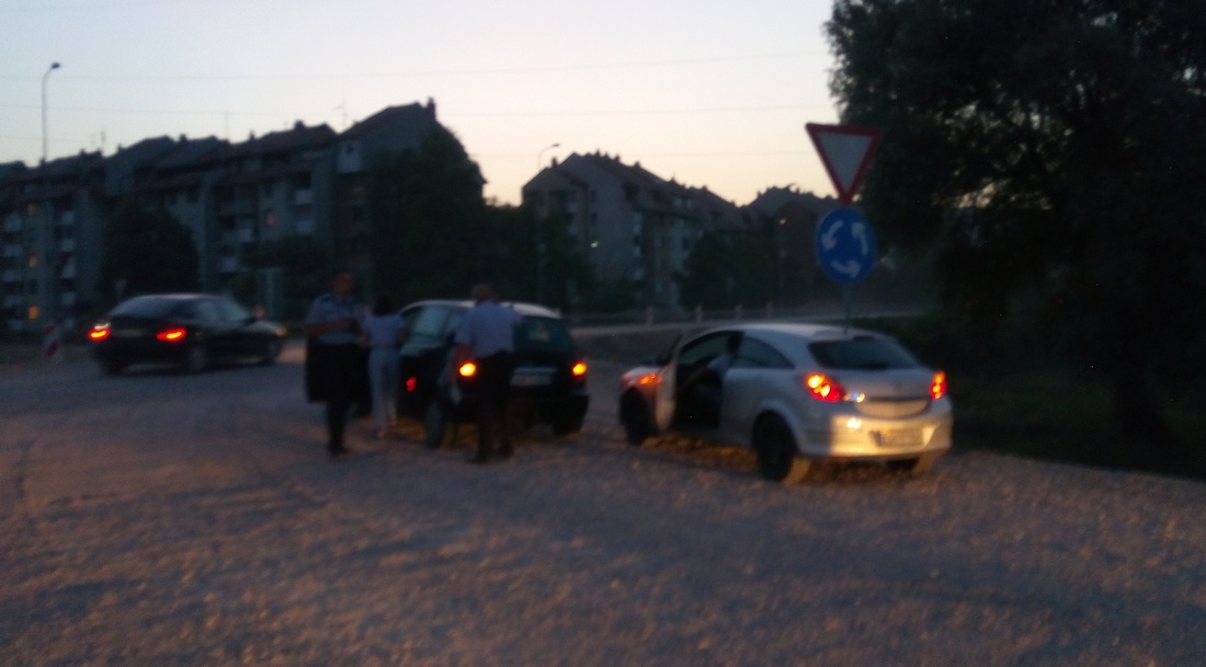 KRUŽNI TOK U IZGRADNJI KOD JAPANSKOG MOSTA: Saobraćajni incident, a nije ni zvanično pušten u rad (VIDEO)