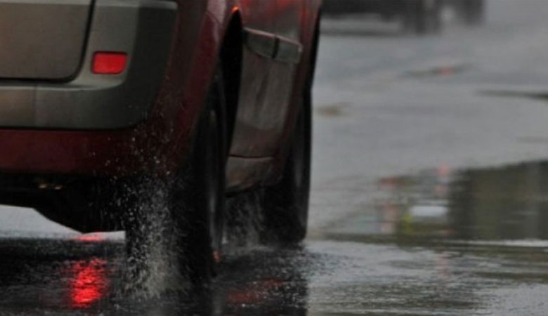 PUTEVI: Zbog povremene kiše vozi se po mokrim kolovozima