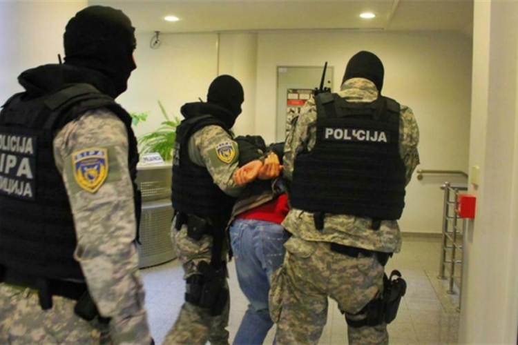 DOBOJ: SIPA uhapsila tri osobe zbog ometanja pravde