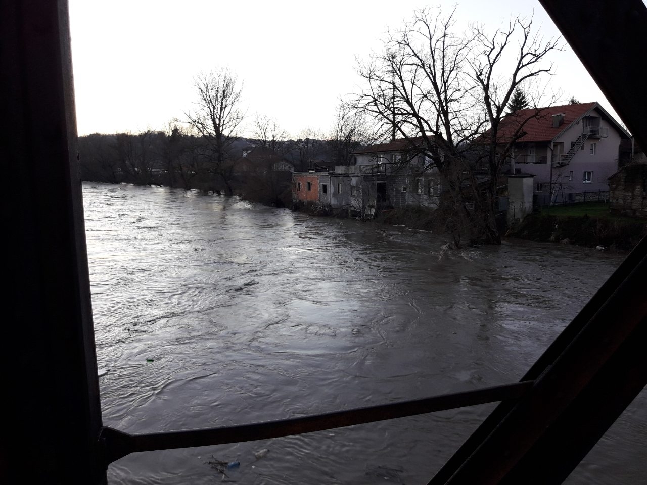 DOBOJ: Potopljen vodovod u Makljenovcu