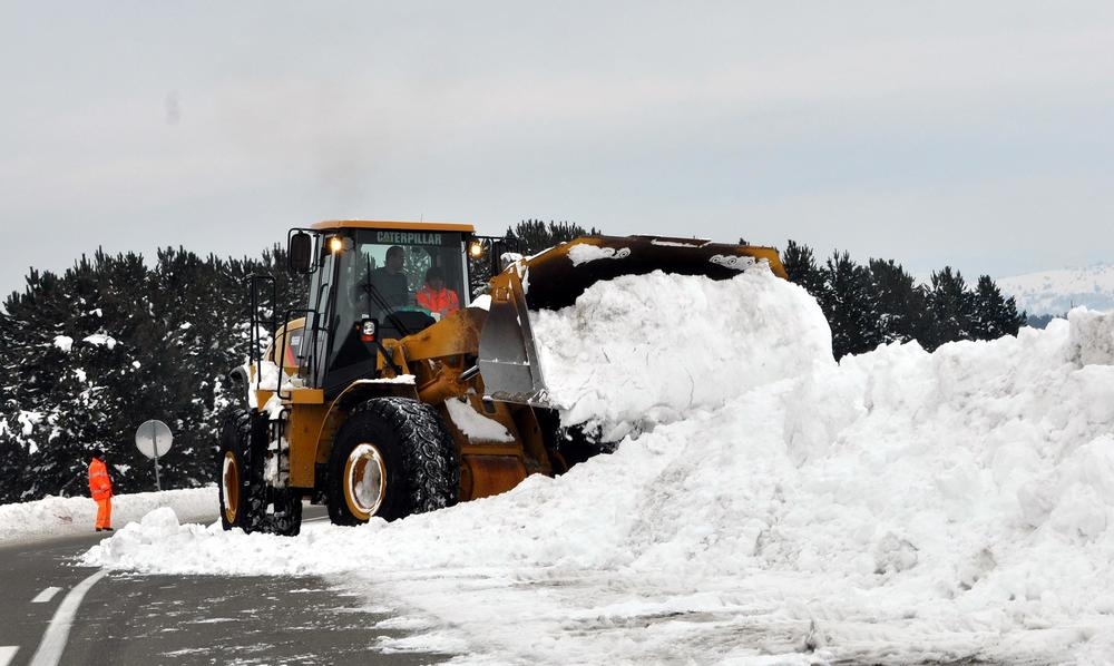 PUTEVI: Smetovi na prevoju Ulog - Klanci