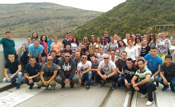 FOTO VIJEST – Mladi MSD-a i SP-a iz Doboja u posjeti Trebinju