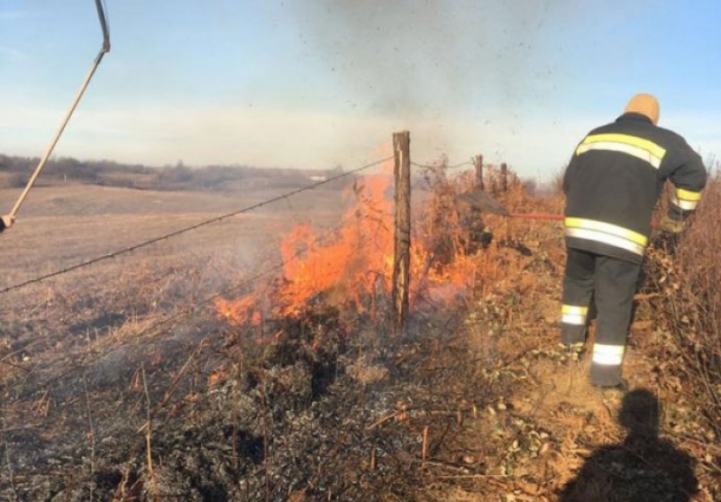 DOBOJ: Muškarac poginuo u požaru paleći korov