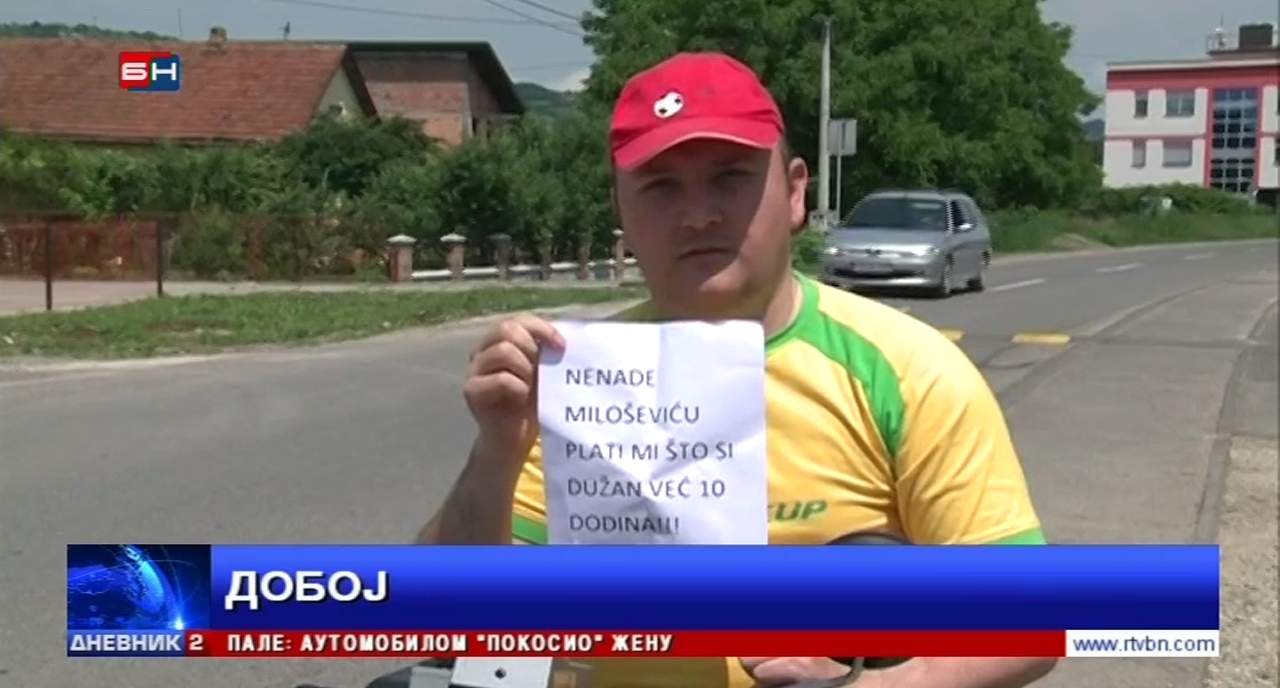 DOBOJ: Protest invalida Nedeljka Mićića (VIDEO)