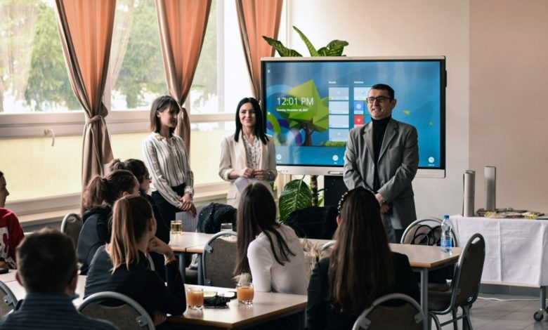 DOBOJ: Proglašeni najbolji po konkursu “Čestitka iz moje Republike” (FOTO)