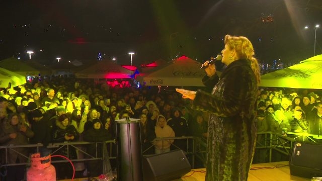 DOBOJ: Veliki broj Dobojlija dočekao pravoslavnu Novu godinu na otvorenom (VIDEO)