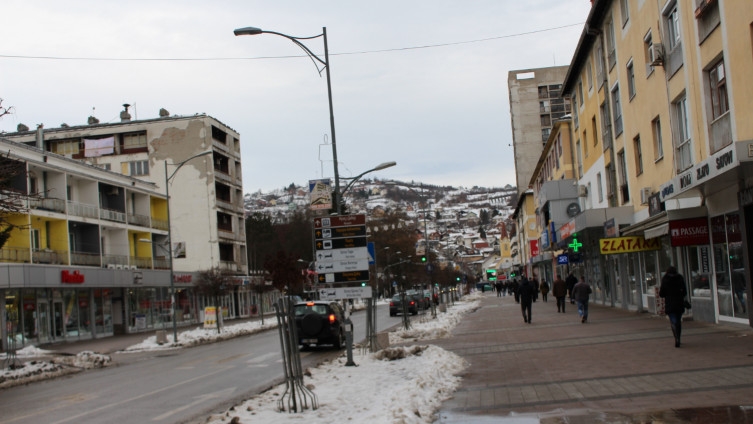 DOBOJ: Sa pulta u prodavnici ukradena ženska torbica u kojoj je bilo 7.000 KM
